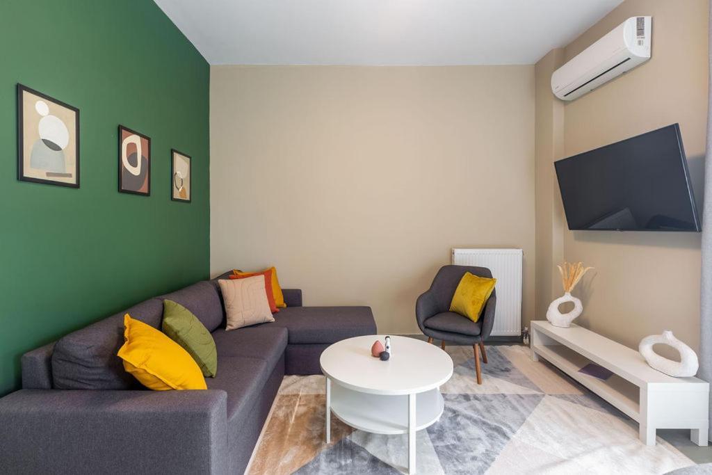 Snug By Zoia Living Apartment Athena Bagian luar foto