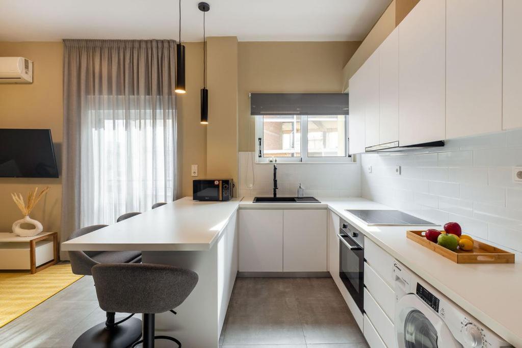 Snug By Zoia Living Apartment Athena Bagian luar foto