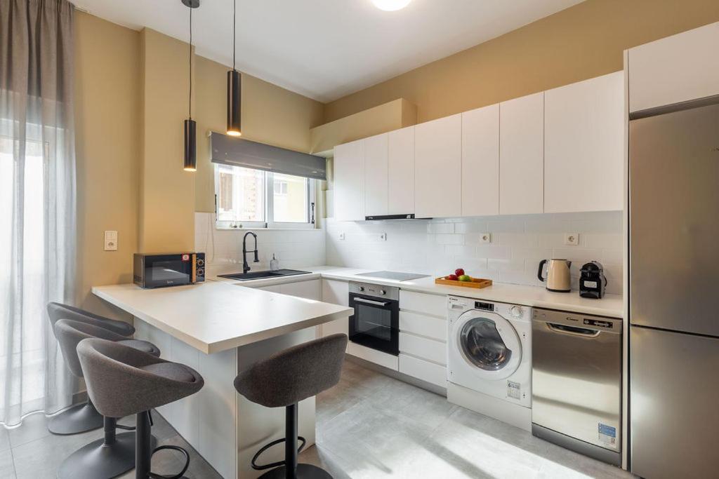 Snug By Zoia Living Apartment Athena Bagian luar foto