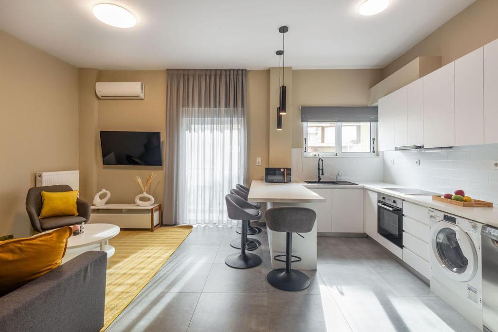 Snug By Zoia Living Apartment Athena Bagian luar foto