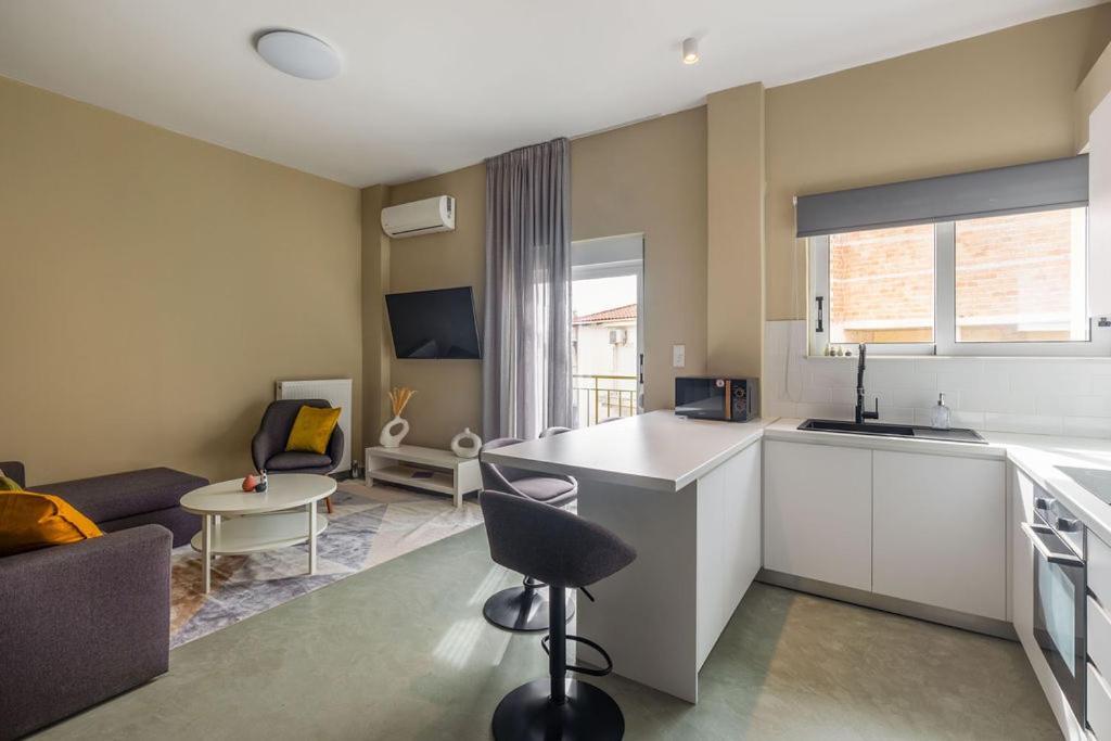 Snug By Zoia Living Apartment Athena Bagian luar foto